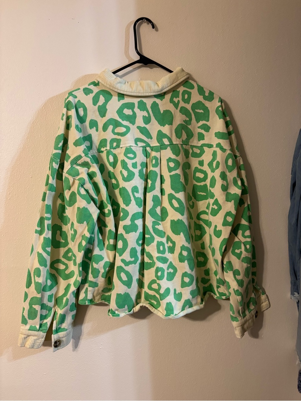 Green Leopard Print Button-Front Jacket - Picture 4 of 4